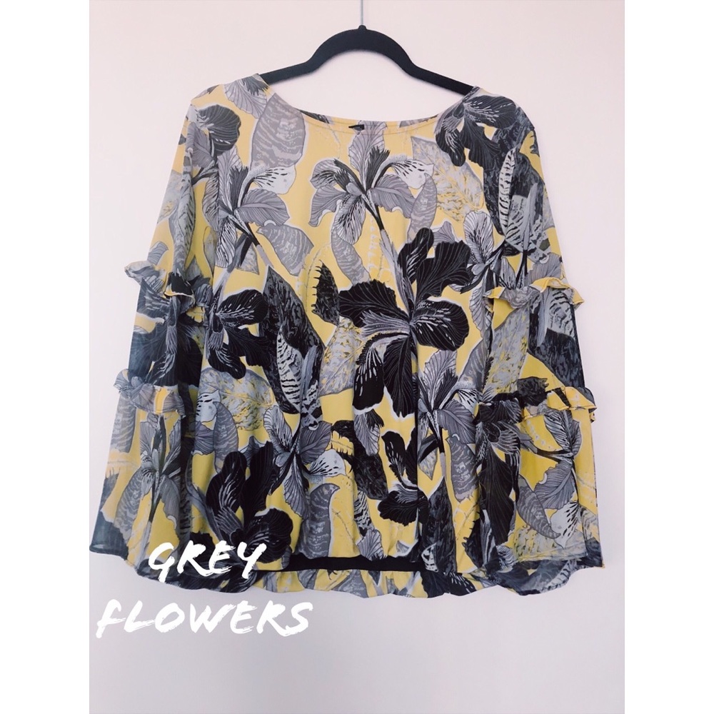Grey and yellow floral trumpet sleeve top